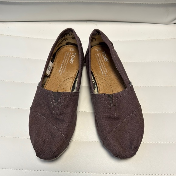 TOMS Brown Flats Slip-On Shoes with Elastic V-Insert - Picture 1 of 5